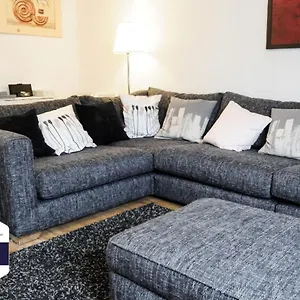  Apartment Peaceful And Quiet In A Bustling United Kingdom